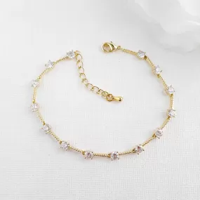 Delicate Bracelet in 14k Yellow Gold-Ginger